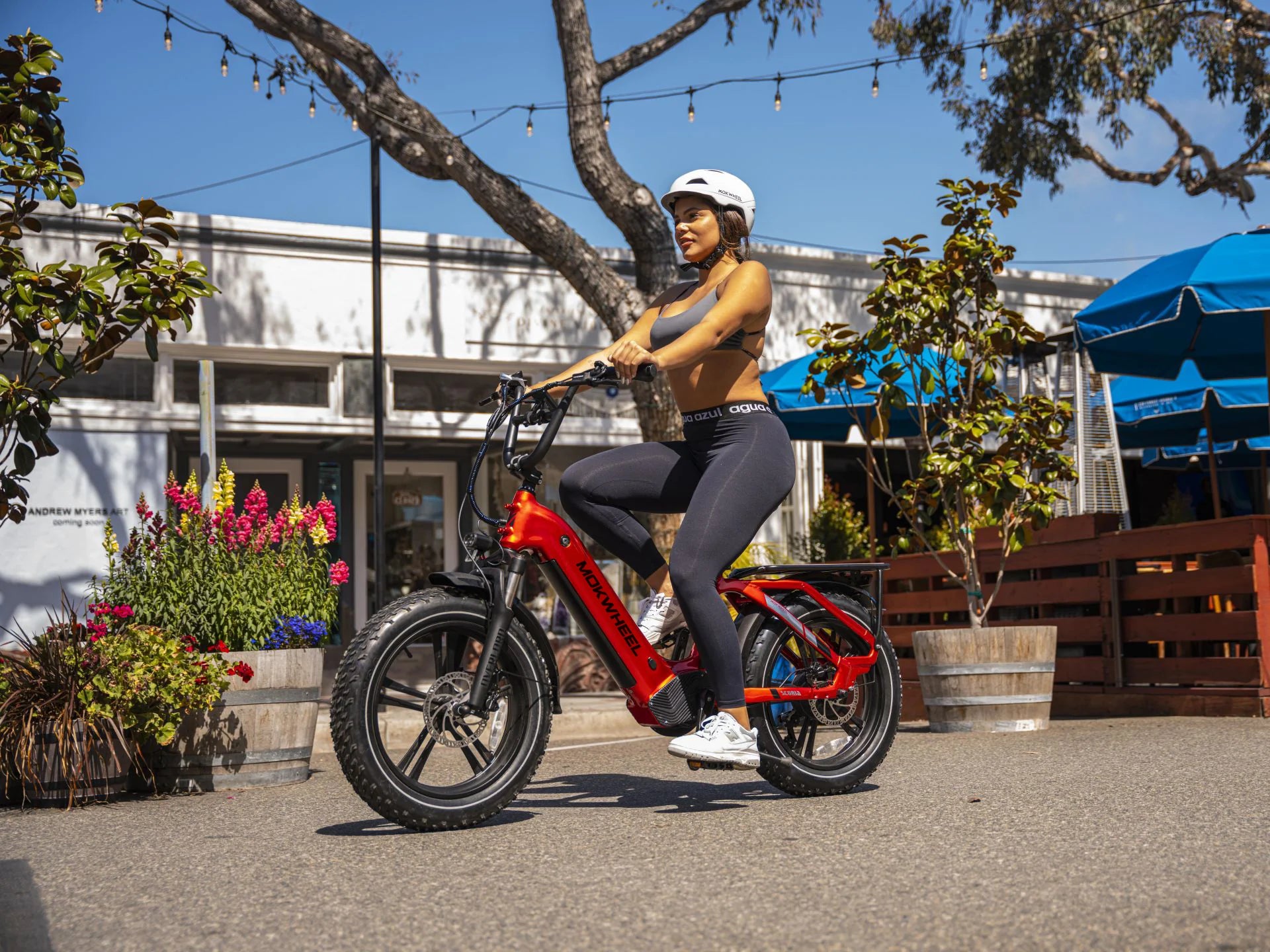 Women_riding_mokwheel_scoria